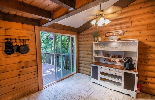 Williams Bay Casa | Northwoods of Lake Geneva. Pet-Friendly! Beach Passes included!