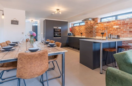 Cheltenham Cabaña | Norton Coach House - Cheltenham Spa