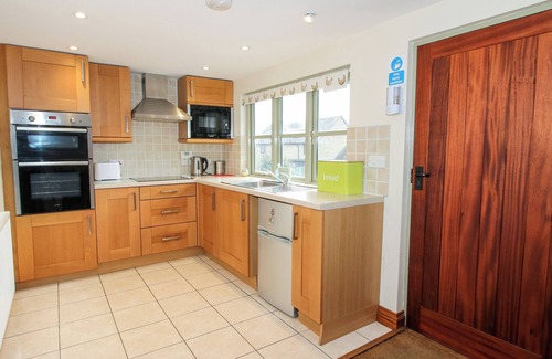 Craven Arms Cabaña | NORTON COTTAGE, family friendly, character holiday cottage in Ludlow