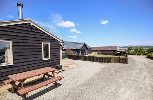 Craven Arms Cabaña | NORTON COTTAGE, family friendly, character holiday cottage in Ludlow