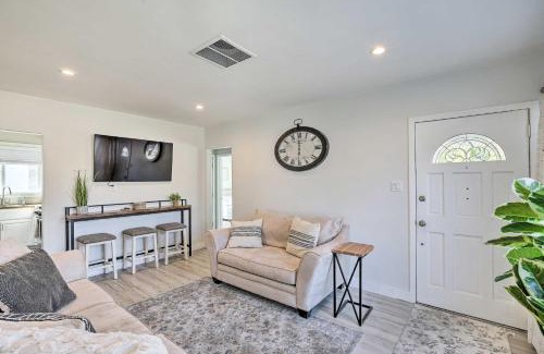 Norwalk Casa | Norwalk Retreat with Pool about 11 Mi to Disneyland Park