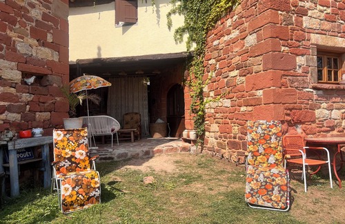 Collonges-la-Rouge Casa | Vintage gîte in the heart of Collonges-la-Rouge! Pets allowed