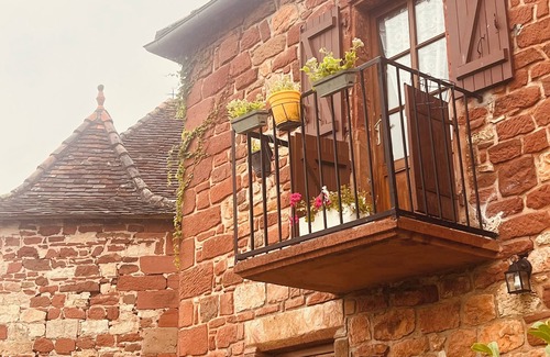 Collonges-la-Rouge Casa | Vintage gîte in the heart of Collonges-la-Rouge! Pets allowed