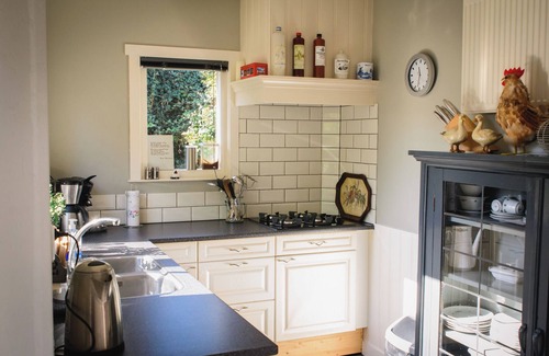 Ee Casa | Nostalgisch Vakantiehuis met Afsluitbare Tuin op het Zuiden
