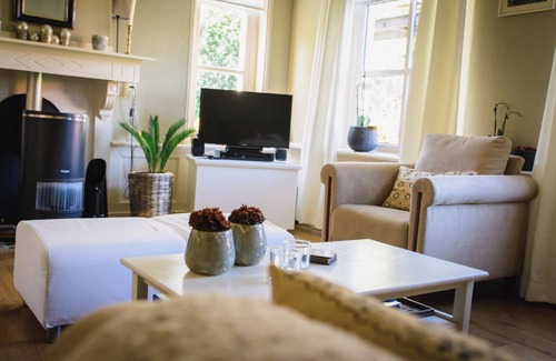 Ee Casa | Nostalgisch Vakantiehuis met Afsluitbare Tuin op het Zuiden
