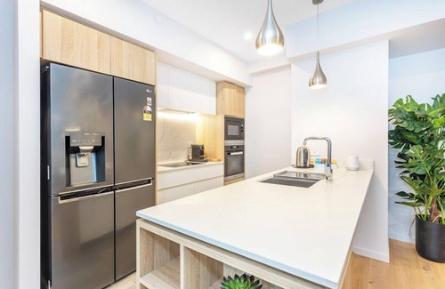 South Perth Apartamento | Modern luxury apartment with pool, gym, sauna. 160m to Swan River Foreshore