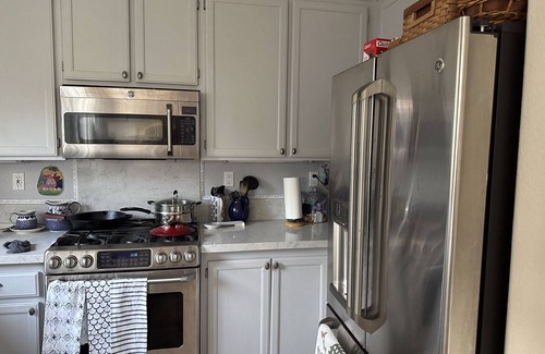 Petaluma Cabaña | Not Active Charming 2-bedroom cottage in awesome Petaluma with WiFi, AC