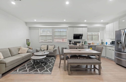 Pico-Union Apartamento | Not affected by the fire/Modern Spacious Home with Parking & Fully Equipped Kitc