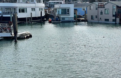 Marin City Alquiler De Eote | Not your Ordinary Houseboat! Deep Water & just remodeled! Excellent Location