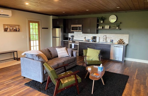 Clayton Casa | Nothing Short of Magic in Clayton with WiFi, AC