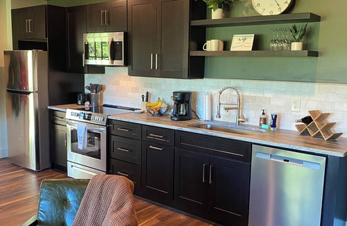 Clayton Casa | Nothing Short of Magic in Clayton with WiFi, AC