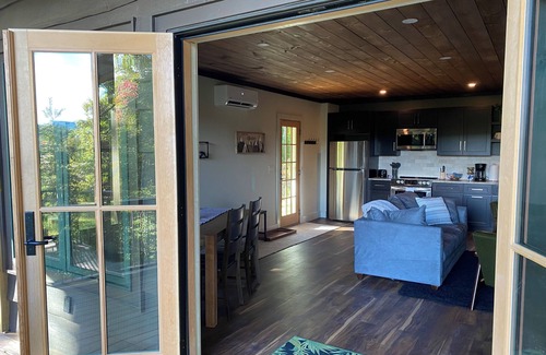 Clayton Casa | Nothing Short of Magic in Clayton with WiFi, AC