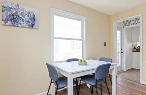 West Peoria Casa | Notre Maison - charming 3BD close to DT Peoria