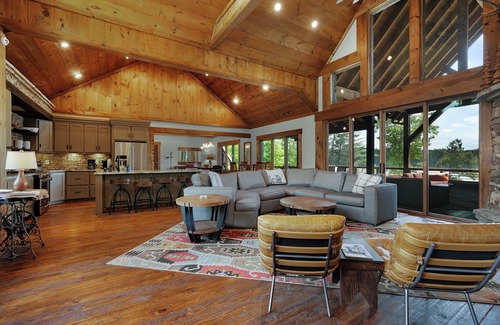 Blairsville Casa | Nottely Island Retreat - Lake Front