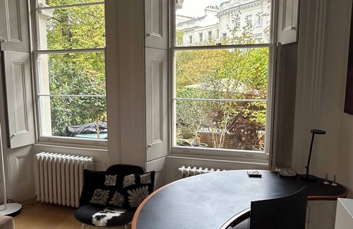 Norland Apartamento | Notting Hill Enchanting 3-bedroom maisonette with private and communal garden.