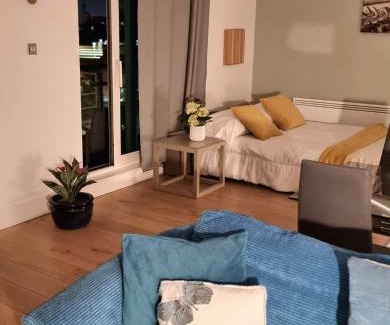 Vauxhall Casa | Notting Hill Gate Room
