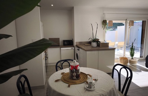 Pont-Saint-Esprit Casa | Nouvelle Propriété Pavillon Neuf Climatisé Piscine Chauffée Jardin Clôturé
