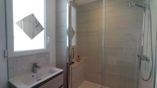 Bruz Apartamento | November Charlie, appartement en centre ville de Bruz