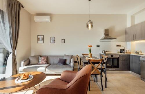 Topla Apartamento | Novi Hills Residence