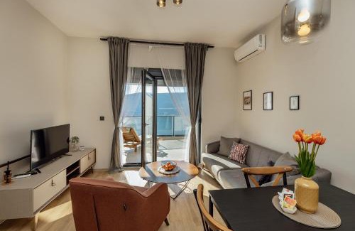 Topla Apartamento | Novi Hills Residence