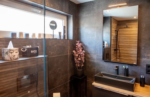 Elten Casa | NOVO MESTOExclusive wellness apartment on the Eltenberg with sauna and gym