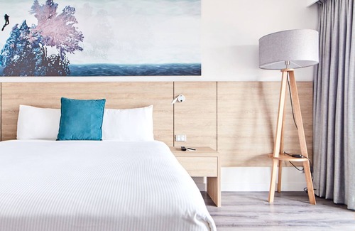 Cairns Central Business District Hotel | Novotel Cairns Oasis Resort