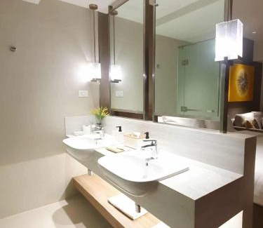 Makati Hotel | Novotel Manila Residence Hotel by Jolly Luxe Suites at Acqua