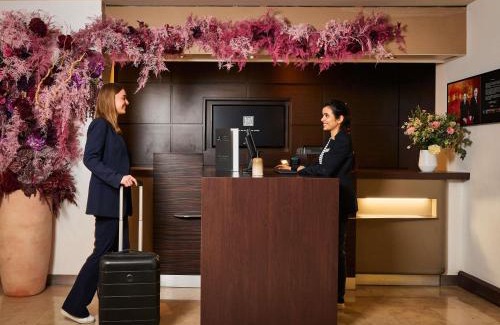 Gambetta Hotel | Novotel Paris La Defense Esplanade