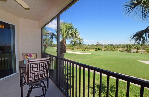 Estero Condominio | Tarifa reducida! Escapada de golf en Florida en su mejor momento. Acceso a la playa también!