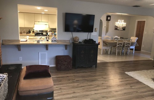 Vamo Casa | Disponible en enero de 2020 !!! Espaciosa casa de Sarasota! A minutos de la playa!