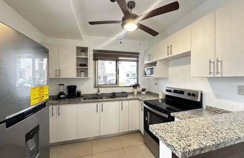 Zaragoza Casa | NOW WITH FREE AIRPORT PICK-UP! Charming 2-bedroom house in Zaragoza!