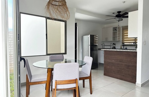 Zaragoza Casa | NOW WITH FREE AIRPORT PICK-UP! Charming 2-bedroom house in Zaragoza!