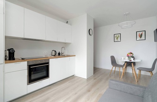 Jezyce Apartamento | Nowoczesne Apartamenty dla 2 Doroslych i 2 Dzieci Parking by Noclegi Renters