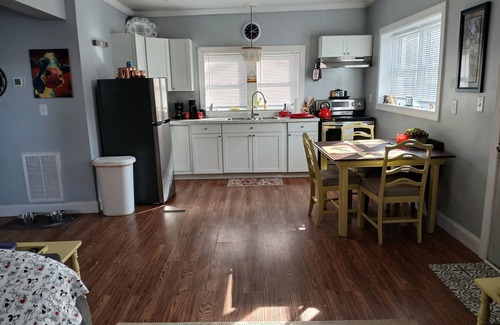 Mount Airy Casa | PROMO 10% WEEKLY/20% MONTHLY Pet Friendly, Home, private fenced yard.