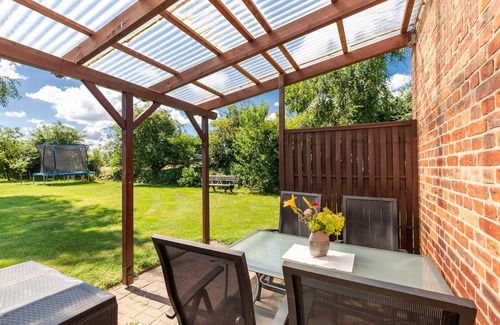 Steffenshagen Apartamento | Nr. 1 - 3 Zimmer Ferienwohnung mit Terrasse und Garten - Ostsee Bauernhof Schwalbennest OFC 15