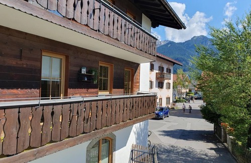 Wallgau Apartamento | "Nr. 6" apartment Schöttlkarspitz, 2 bedrooms, shower, WC - Sabine, house