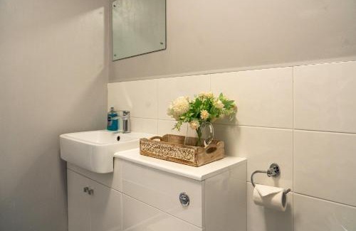 Slough Apartamento | Nr WINDSOR stunning 1 bedroom self contained property in Burnham near Heathrow