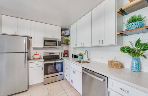 Napili Condominio | NS C120 Remodeled Studio w Patio Pool Hot Tub