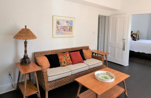 Historic District Apartamento | NSB Uptown "Loving Life" Bellamente remodelada 1 cama / 1 baño apto.
