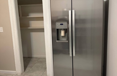 Weequahic Apartamento | Spacious, Comfy 3BR, 1BA Apt, Close to EWR, NYC, Beth Israel Hospital, MetLife,