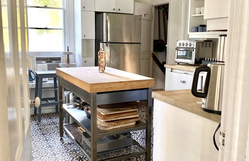 Sag Harbor Casa | nStylish home + Pool House walk to town/jitney/park