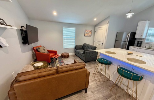 River Ridge Casa | The Minnie Drive...r - A Lake Austin Bungalow: Adventure by Day, Stars by Night