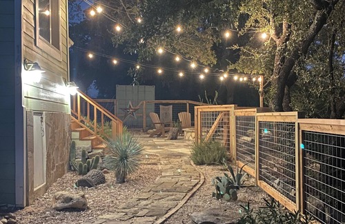 River Ridge Casa | The Minnie Drive...r - A Lake Austin Bungalow: Adventure by Day, Stars by Night