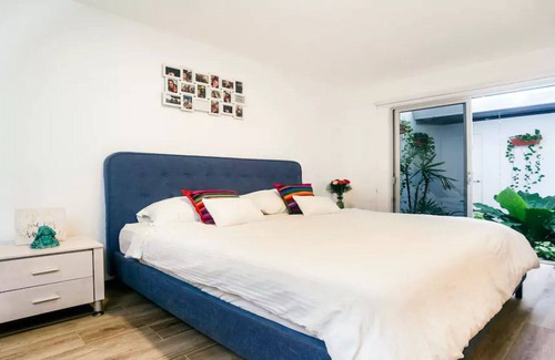 San Antonio Apartamento | NuBe House-Yoga Lessons and Maid Service Included *