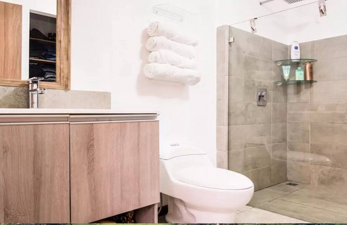 San Antonio Apartamento | NuBe House-Yoga Lessons and Maid Service Included *