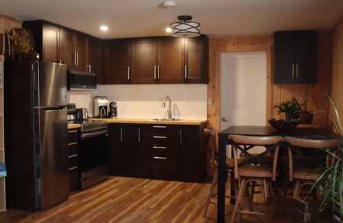 Lake Cowichan Casa | Nuestra Casa – Beautiful and spacious downstairs suite in Lake Cowichan