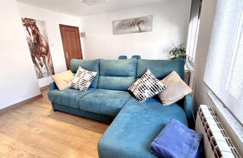 La Corredoria y Ventanielles Apartamento | Nuevo Cerca CENTRO , WIFI y Calefacción