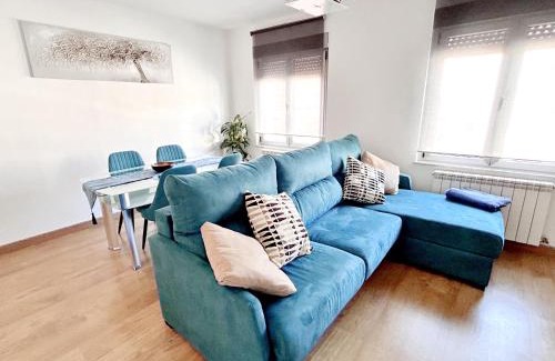 La Corredoria y Ventanielles Apartamento | Nuevo Cerca CENTRO , WIFI y Calefacción