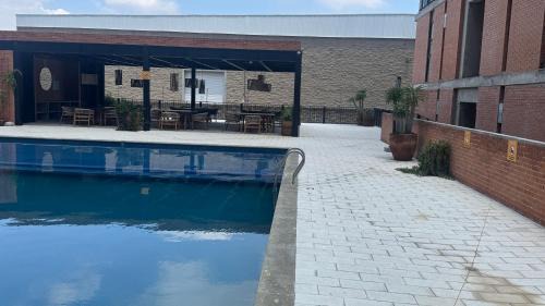 Zapopan Apartamento | Nuevo Departamento Céntrico con Alberca y Parking