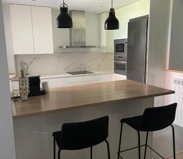 San Adrian Apartamento | Nuevo, grande con garaje, Bilbao Arena, Casco Viejo
